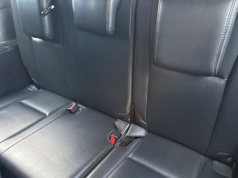 Used 2018 Toyota Highlander XLE AWD/4WD image 17