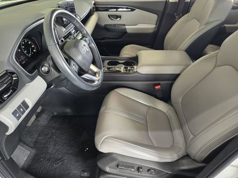 Used 2023 Honda Pilot EX-L image 11