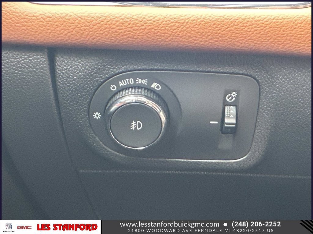 Used 2017 Chevrolet Cruze Premier FWD image 27