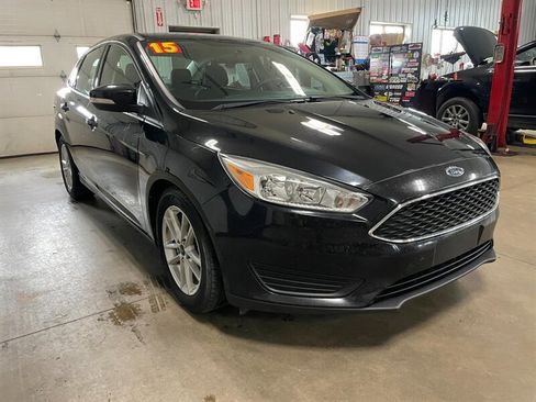 Used 2015 Ford Focus SE FWD image 4