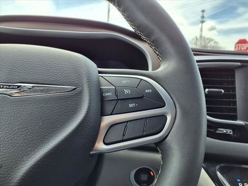 Used 2023 Chrysler Voyager LX FWD image 27