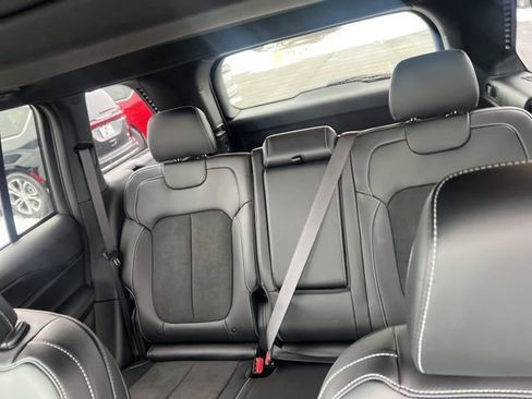 New 2025 Jeep Grand Cherokee Altitude image 15