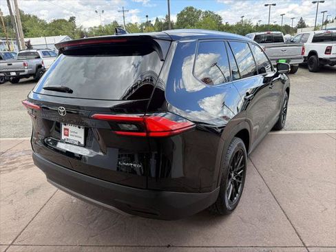 Certified 2024 Toyota Grand Highlander AWD image 8