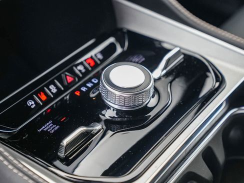 New 2026 Jeep Grand Wagoneer Limited w/ Convenience Group I image 21