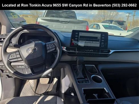 Used 2023 Toyota Sienna LE image 10