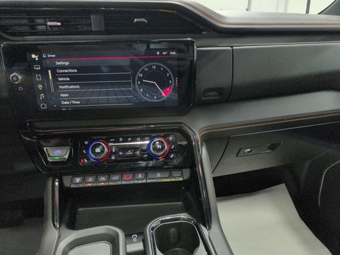 Used 2024 GMC Sierra 3500 AT4 w/ AT4 Premium Plus Package image 19