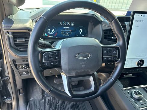 Used 2024 Ford Expedition Platinum AWD/4WD image 17