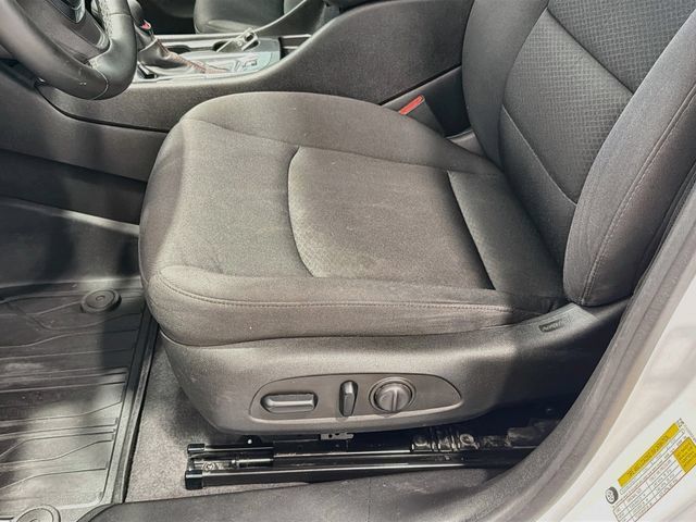 Used 2023 Chevrolet Malibu RS FWD image 17