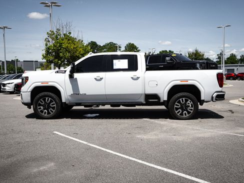 Used 2022 GMC Sierra 2500 AT4 w/ AT4 Premium Plus Package AWD/4WD image 7