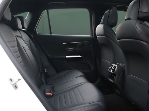 Used 2025 Mercedes-Benz GLC 43 AMG 4MATIC image 15