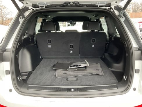 Used 2025 Jeep Grand Cherokee Limited image 36