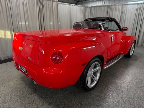 Used 2004 Chevrolet SSR w/ Preferred Equipment Group RWD image 3