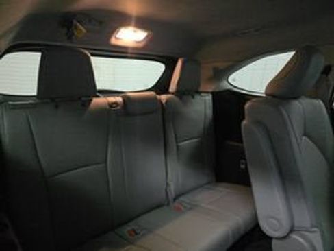 Used 2026 Toyota Highlander Limited AWD/4WD image 9