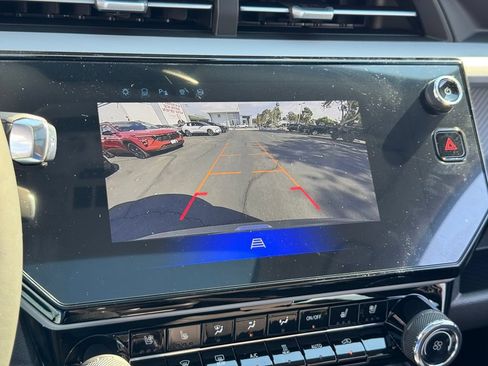 New 2027 Chevrolet Bolt LT w/ Comfort Package FWD image 16