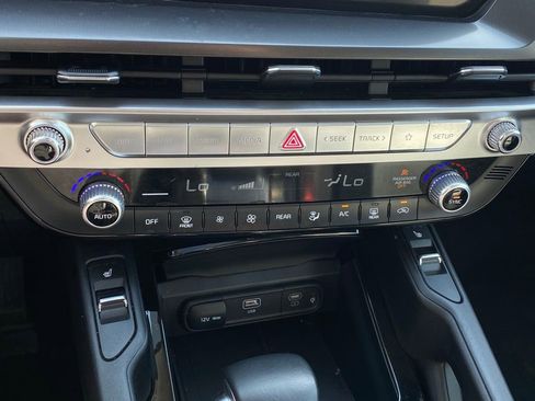 Certified 2025 Kia Telluride S image 17