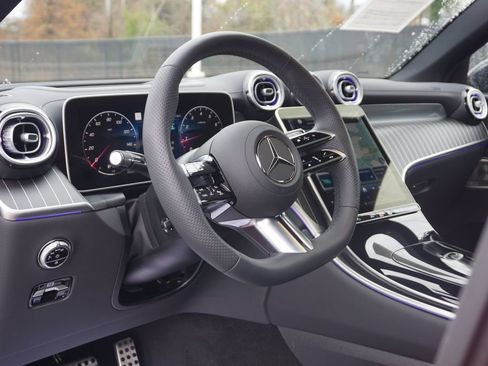 Certified 2025 Mercedes-Benz GLC 300 4MATIC image 10