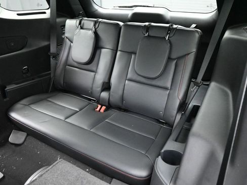 Used 2026 Ford Explorer ST-Line w/ ST-Line Street Pack RWD image 24