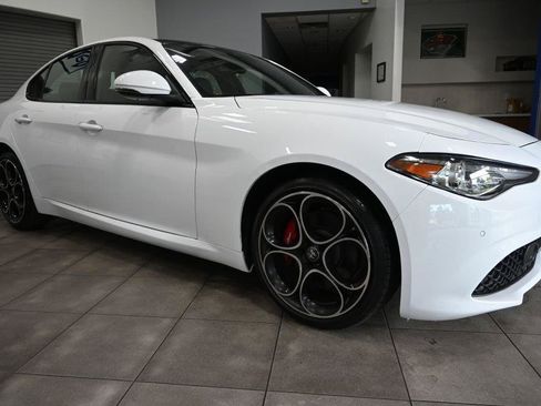 Used 2023 Alfa Romeo Giulia Ti AWD/4WD image 7