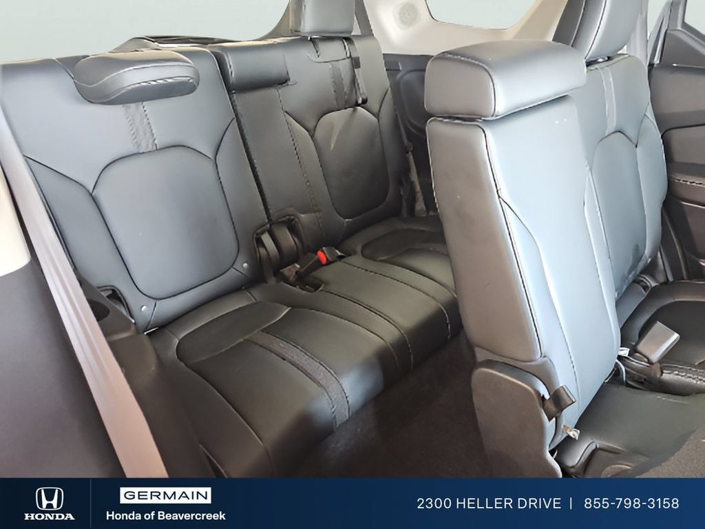Used 2024 Honda Pilot Touring image 14
