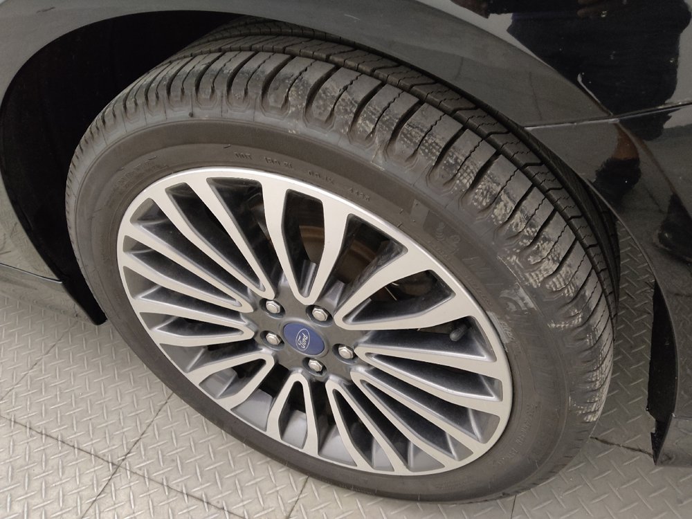 Used 2018 Ford Fusion SE w/ Fusion SE Technology Package FWD image 31