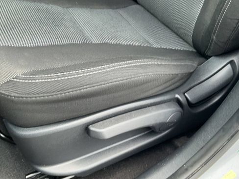 Used 2015 Hyundai Elantra GT FWD image 34