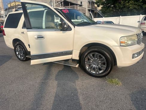 Used 2007 Lincoln Navigator Ultimate AWD/4WD image 35