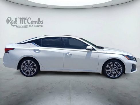 Used 2024 Nissan Altima 2.5 SL FWD image 6