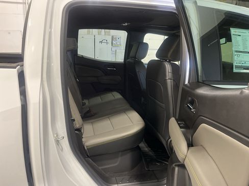 New 2026 Chevrolet Colorado ZR2 w/ Technology Package AWD/4WD image 34