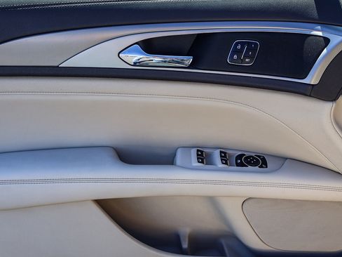 Used 2017 Lincoln MKZ Premiere image 11