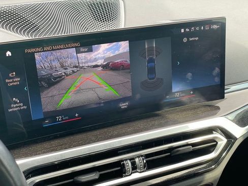 Used 2023 BMW 330i xDrive Sedan w/ Premium Package image 18