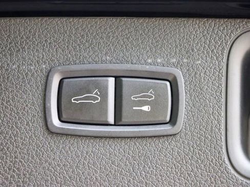 Used 2017 Porsche Macan S image 25