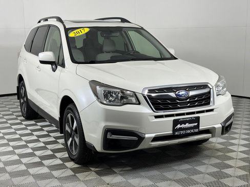 Used 2017 Subaru Forester 2.5i Premium w/ All-Weather Package AWD/4WD image 3