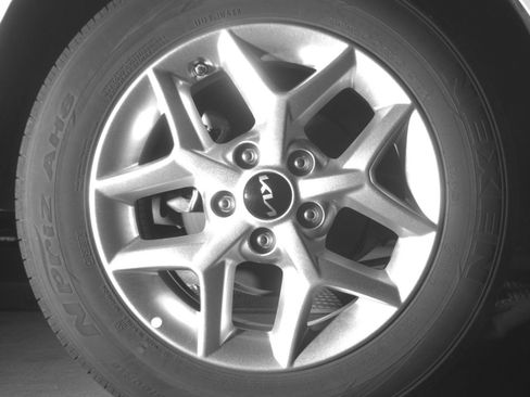 Used 2025 Kia Soul LX w/ LX Technology Package FWD image 18