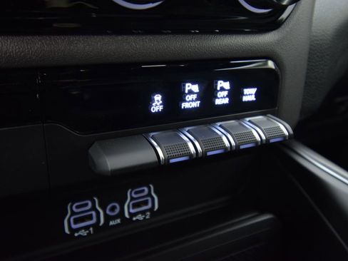 New 2026 RAM 1500 4x4 Crew Cab image 22