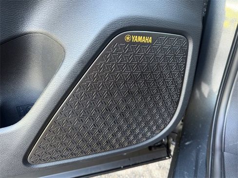 New 2026 Mitsubishi Outlander SE image 13