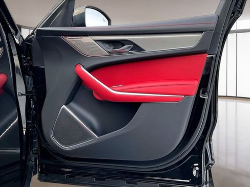 Used 2025 Jaguar F-PACE R-Dynamic S image 25