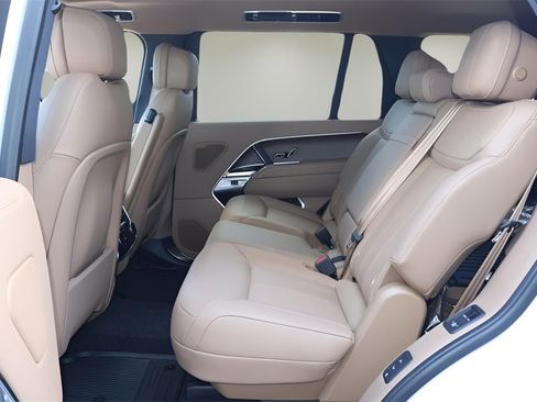 New 2025 Land Rover Range Rover Long Wheelbase SE image 13