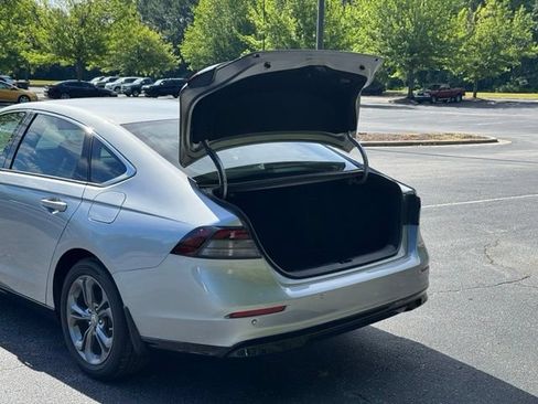 Used 2023 Honda Accord EX-L image 18