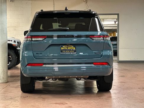 New 2026 Jeep Grand Cherokee Summit w/ Obsidian Package AWD/4WD image 4