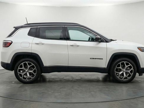 Used 2025 Jeep Compass Limited AWD/4WD image 11