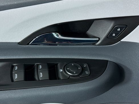 Used 2020 Chevrolet Bolt LT image 23