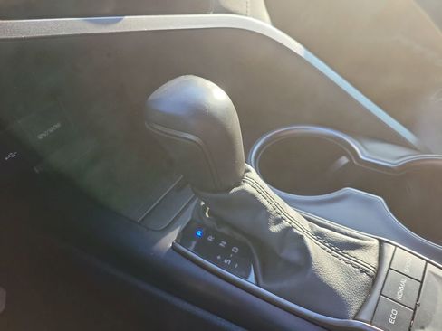 Certified 2022 Toyota Camry SE image 32