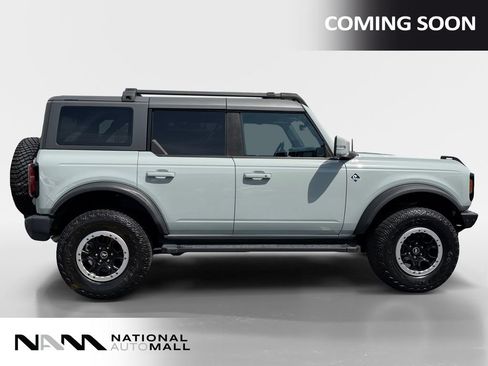 Used 2022 Ford Bronco Outer Banks w/ Sasquatch Package AWD/4WD image 6