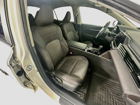 Used 2025 Toyota Camry LE FWD image 32