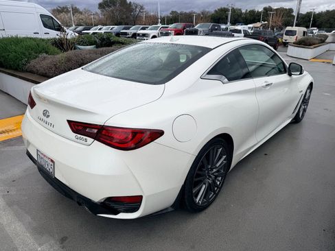 Used 2017 INFINITI Q60 Red Sport 400 image 3