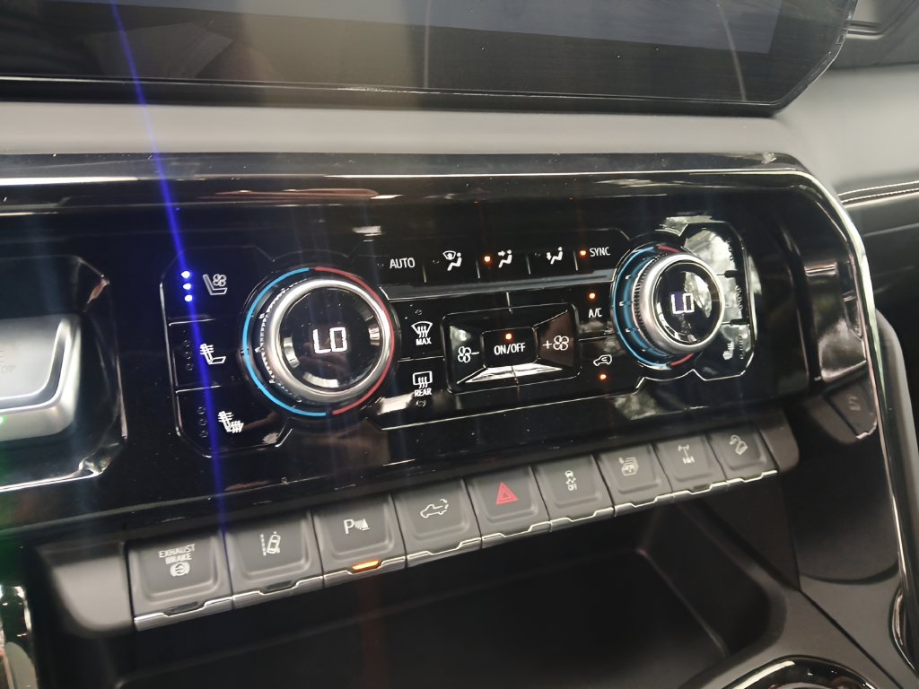 New 2026 GMC Sierra 2500 AT4X AWD/4WD image 16