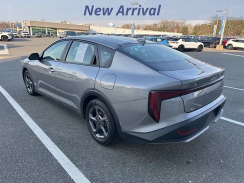 Used 2025 Kia K4 LXS image 9