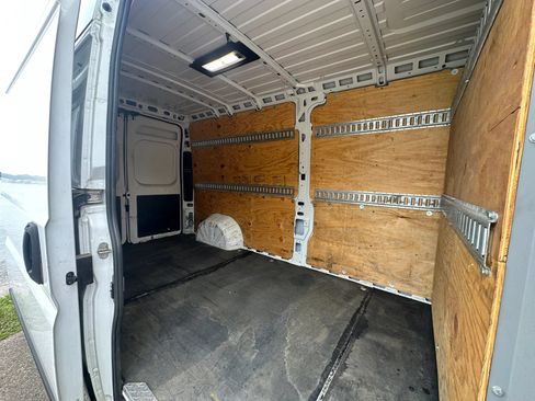 Used 2023 RAM ProMaster 2500 w/ Driver Convenience Group (A) FWD image 11