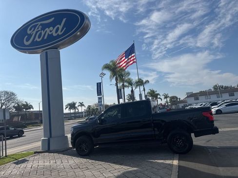 Used 2025 Ford F150 Lightning XLT AWD/4WD image 21