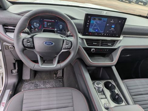 New 2026 Ford Explorer ST-Line w/ ST-Line Street Pack image 13